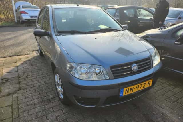 Fiat Punto (2005) thumbnail 2