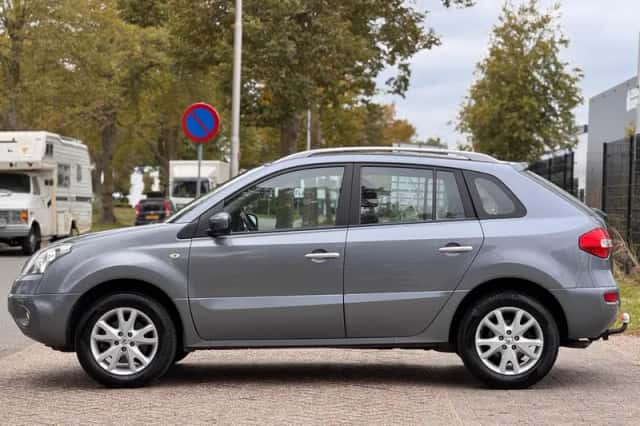 Renault Koleos (2008) thumbnail 2