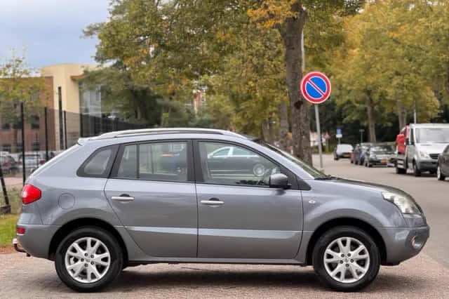 Renault Koleos (2008) thumbnail 6