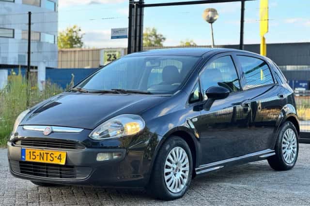 Fiat Punto (2010) thumbnail 1