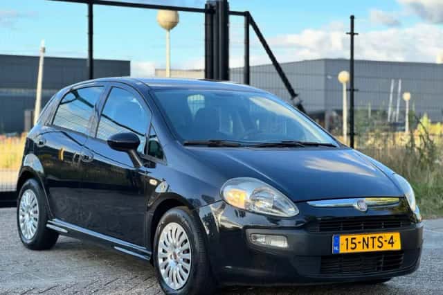 Fiat Punto (2010) thumbnail 6
