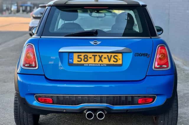 MINI Cooper S (2007) thumbnail 3