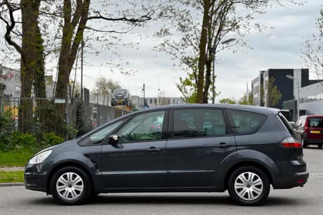 Ford S-Max (2007) thumbnail 2