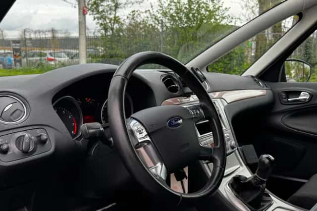 Ford S-Max (2007) thumbnail 3