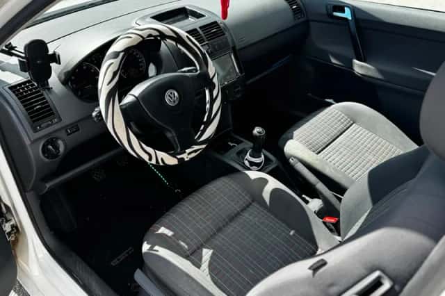 Volkswagen Polo (2007) thumbnail 3