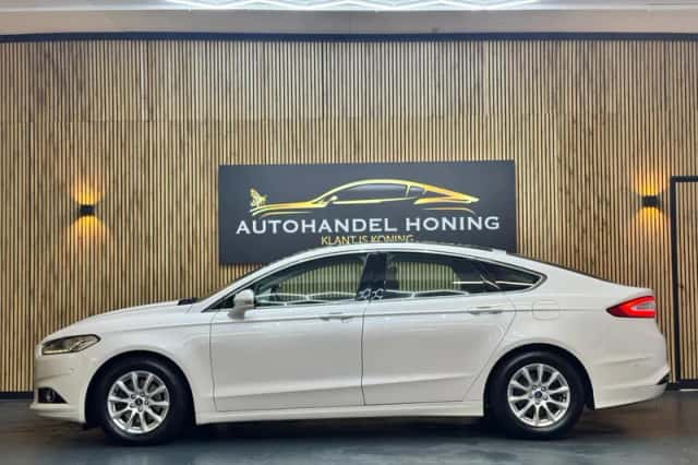 Ford Mondeo (2015) thumbnail 2