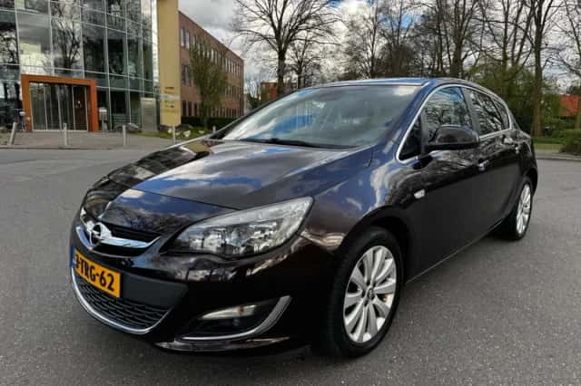 Opel Astra (2013) thumbnail 6