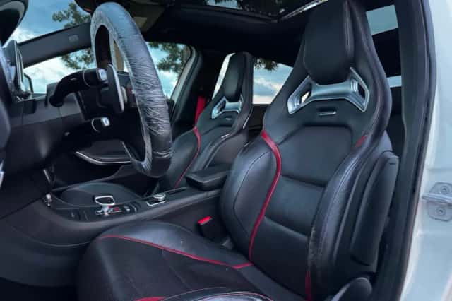 Mercedes-Benz GLA-Klasse (2015) thumbnail 3