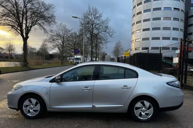 Renault Fluence (2012) thumbnail 2