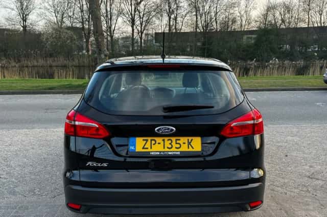 Ford Focus (2016) thumbnail 3