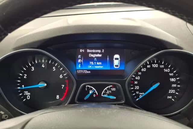 Ford C-Max (2016) thumbnail 5