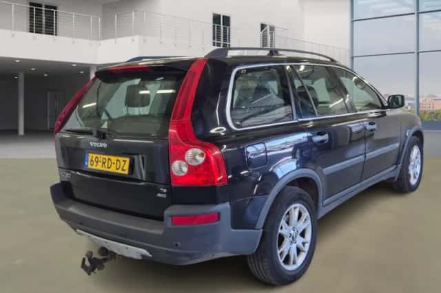 Volvo XC90 (2005) thumbnail 3