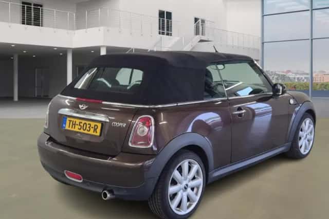 MINI Cabrio (2009) thumbnail 3