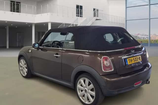 MINI Cabrio (2009) thumbnail 4