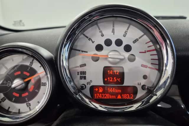 MINI Cabrio (2009) thumbnail 5