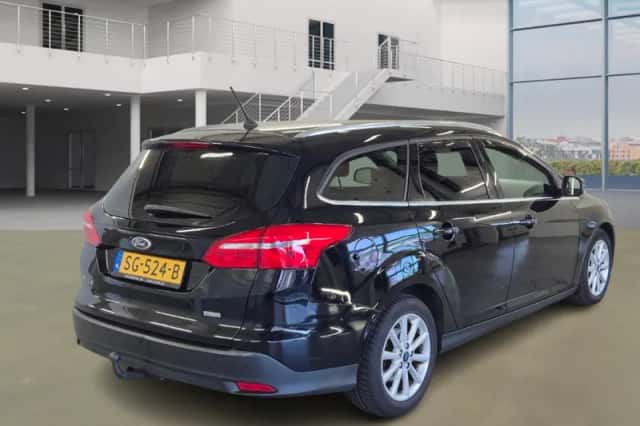Ford Focus (2018) thumbnail 3