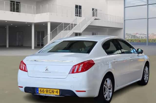 Peugeot 508 (2011) thumbnail 3