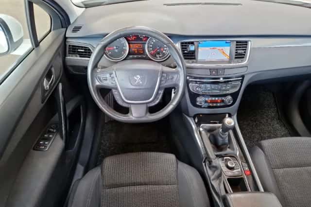 Peugeot 508 (2011) thumbnail 6