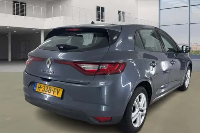 Renault Mégane (2016) thumbnail 3