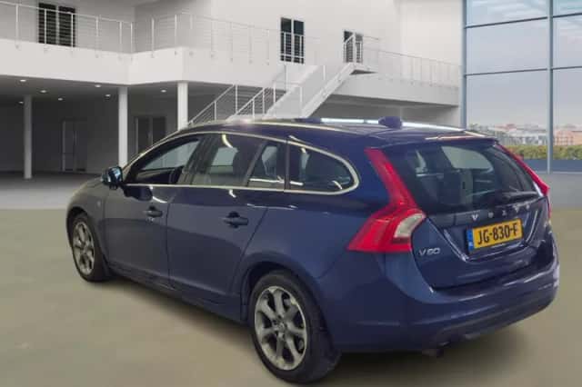 Volvo V60 (2012) thumbnail 4