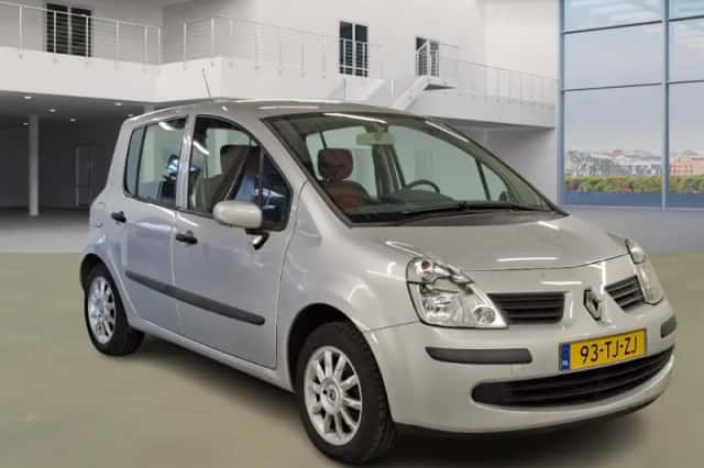 Renault Modus (2006) thumbnail 2