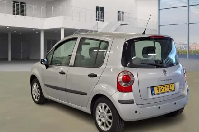 Renault Modus (2006) thumbnail 4