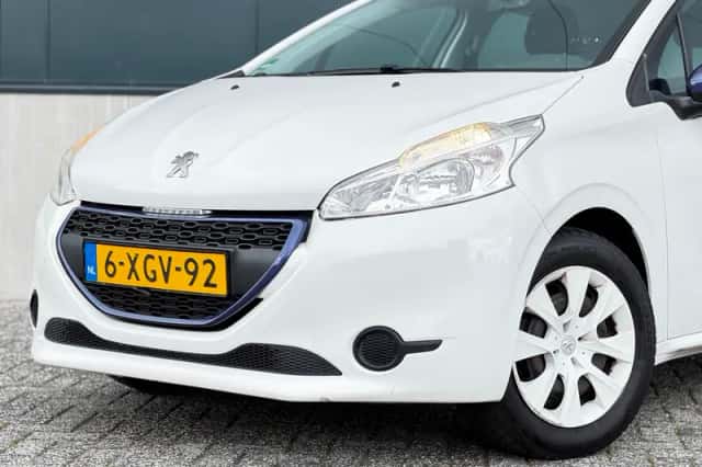 Peugeot 208 (2014) thumbnail 2