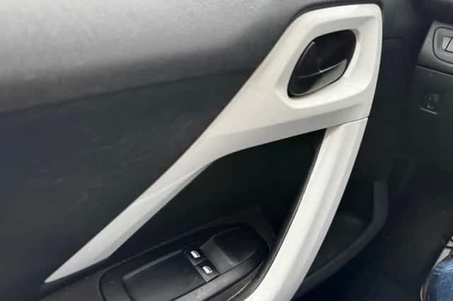 Peugeot 208 (2014) thumbnail 5