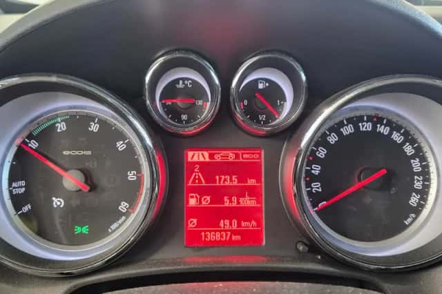 Opel Astra (2013) thumbnail 5