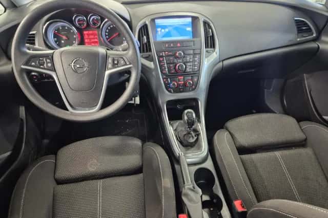 Opel Astra (2013) thumbnail 6