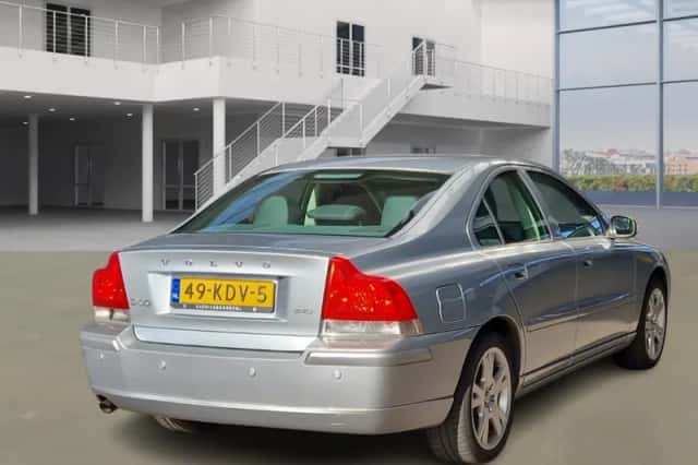 Volvo S60 (2009) thumbnail 3