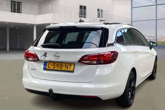 Opel Astra Sports Tourer (2021) thumbnail 3