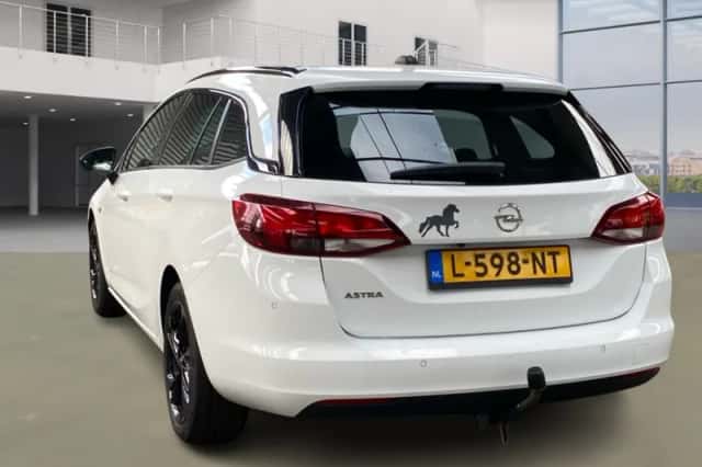 Opel Astra Sports Tourer (2021) thumbnail 4
