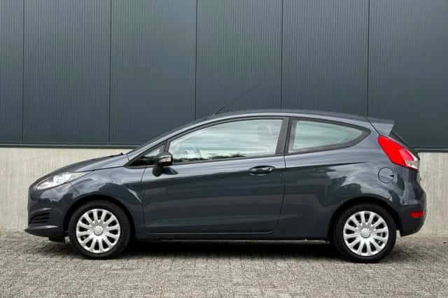 Ford Fiesta (2014) thumbnail 2