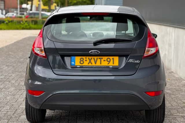 Ford Fiesta (2014) thumbnail 3