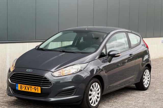 Ford Fiesta (2014) thumbnail 4