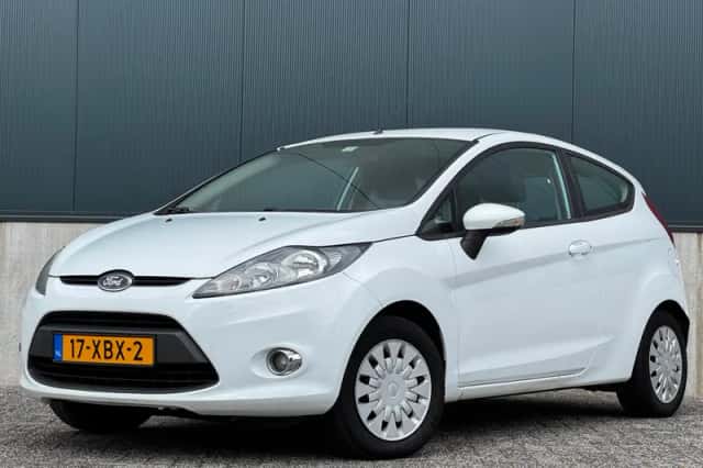 Ford Fiesta (2012) thumbnail 1