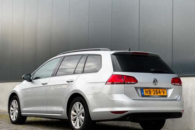 Volkswagen Golf (2015) thumbnail 5