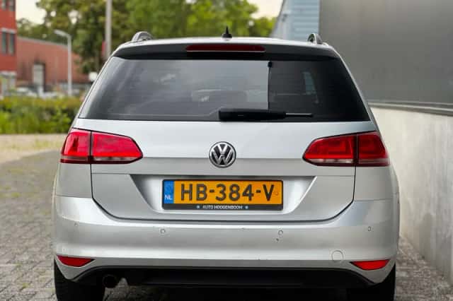 Volkswagen Golf (2015) thumbnail 6