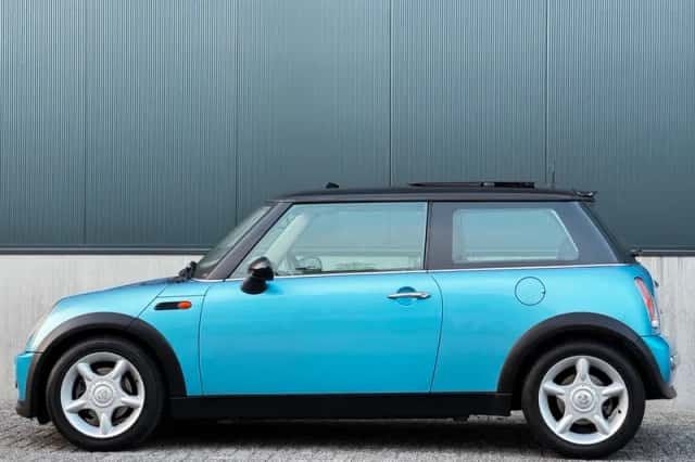 MINI Cooper (2004) thumbnail 2