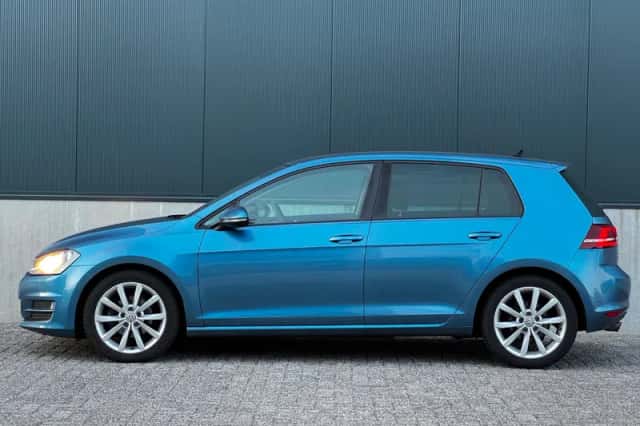 Volkswagen Golf (2015) thumbnail 2