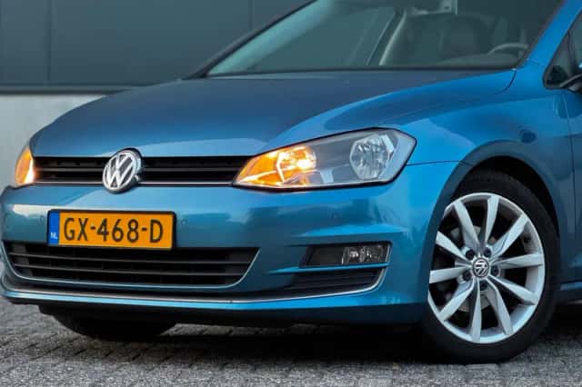 Volkswagen Golf (2015) thumbnail 4