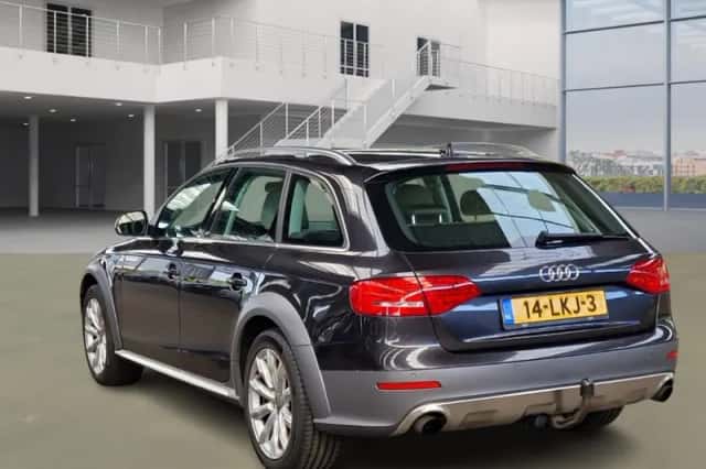 Audi A4 Allroad (2010) thumbnail 4