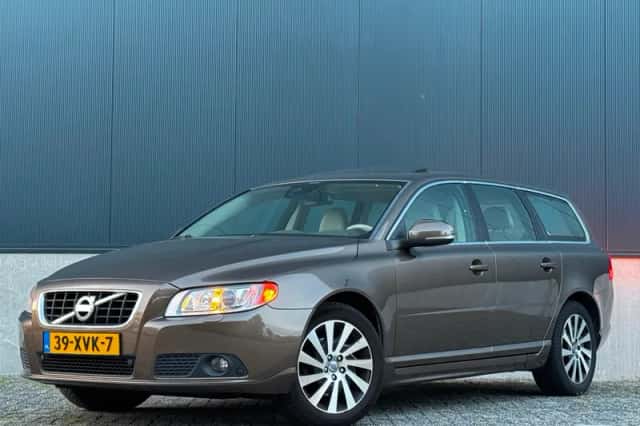 Volvo V70 (2012) thumbnail 1