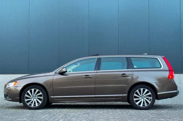 Volvo V70 (2012) thumbnail 2