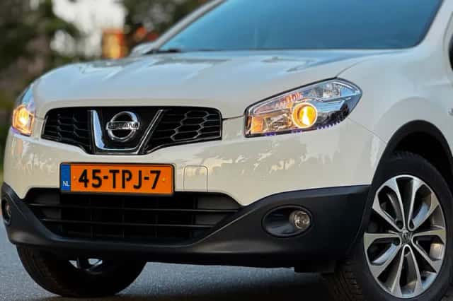 Nissan Qashqai (2012) thumbnail 2