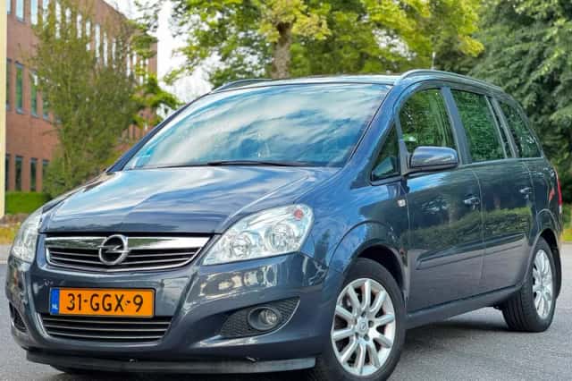 Opel Zafira (2008) thumbnail 1