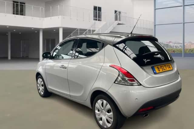 Lancia Ypsilon (2013) thumbnail 4