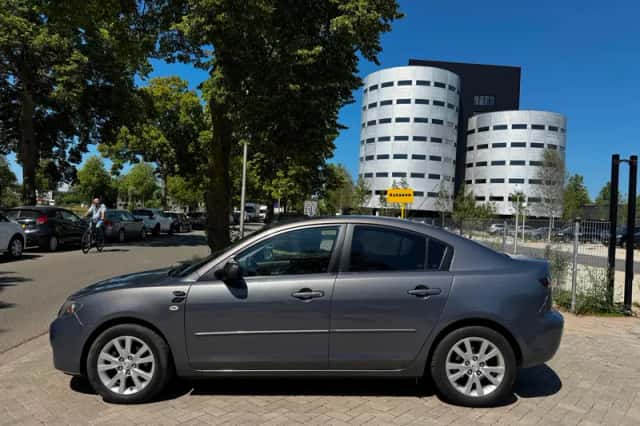 Mazda 3 (2007) thumbnail 2