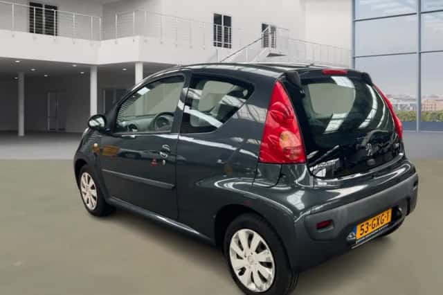 Peugeot 107 (2008) thumbnail 4